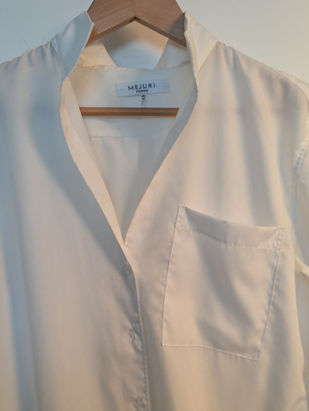 Mejuri x Frame Cream Women's V-Neck Button Front Blouse